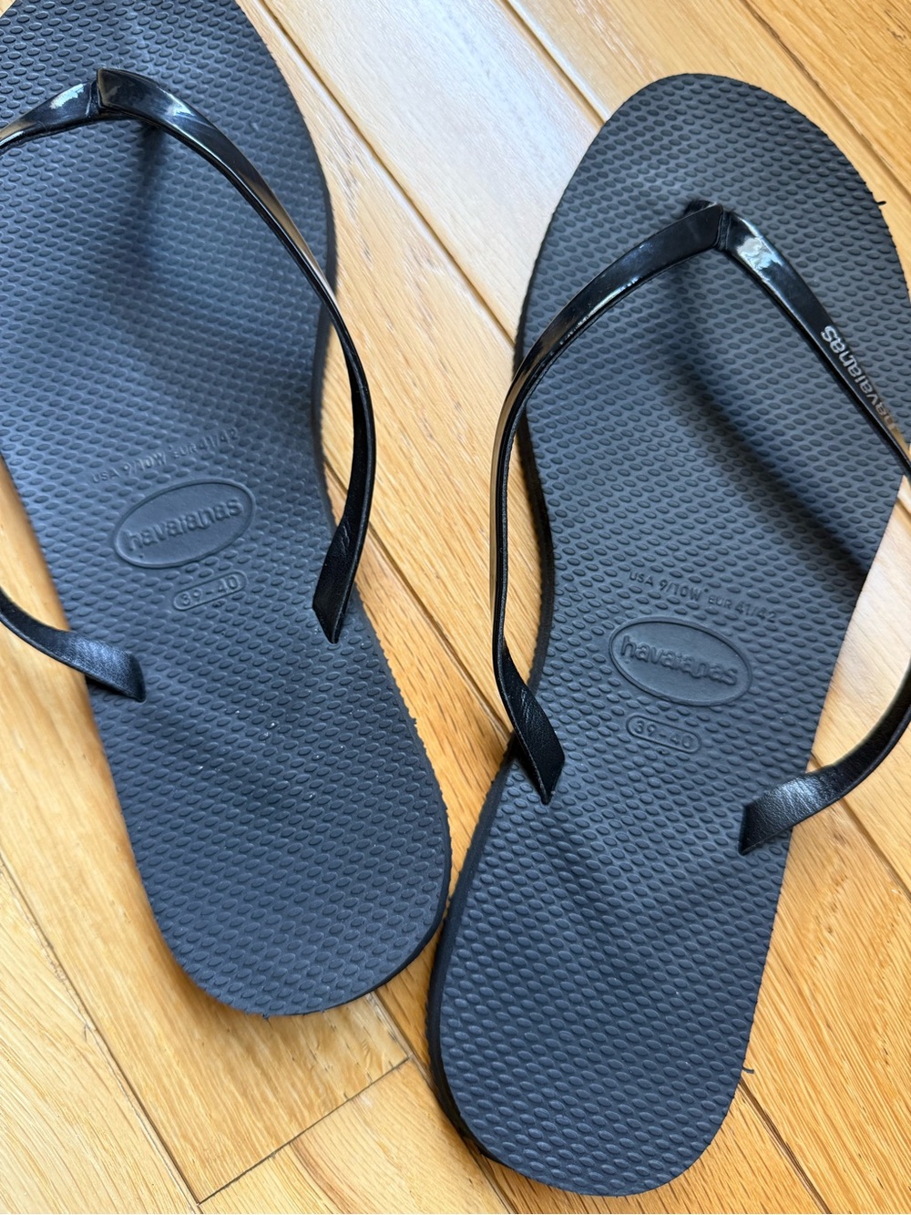 Havianas Flip Flops - Picture 2 of 4